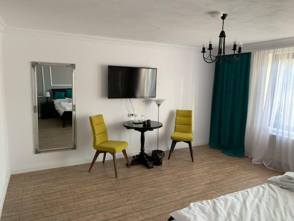Aleea Teilor Hotel Campulung Ngoại thất bức ảnh