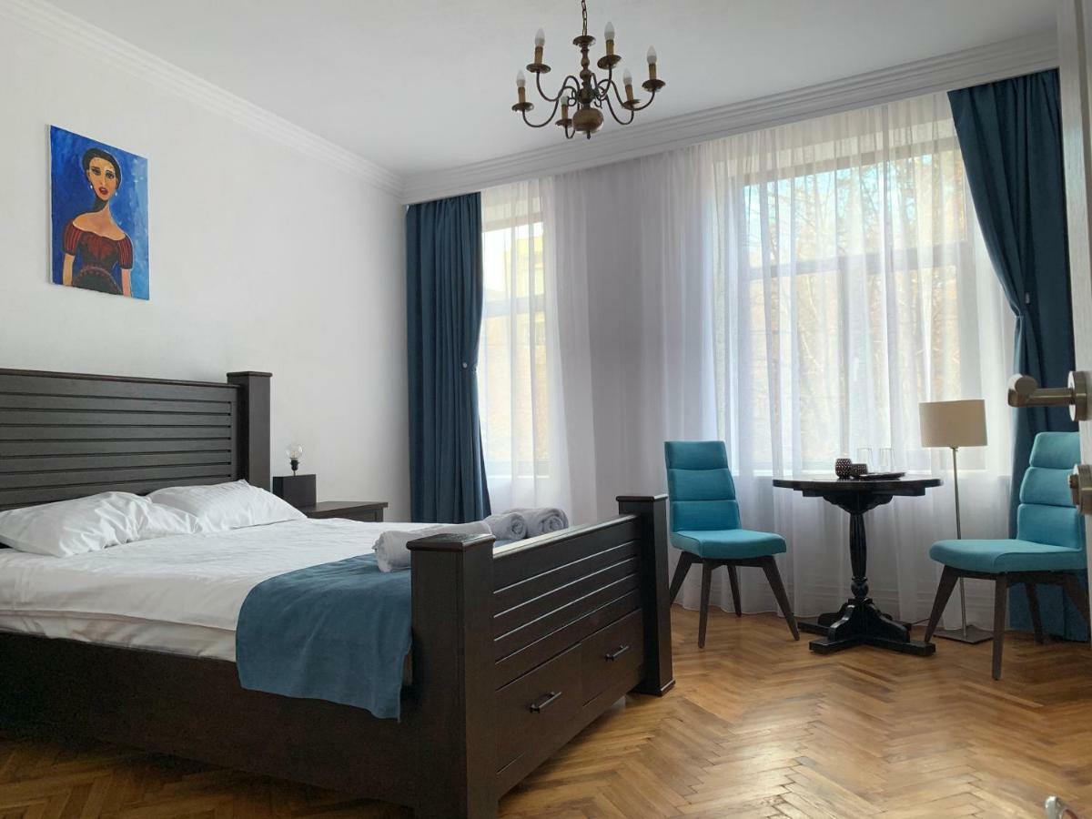 Aleea Teilor Hotel Campulung Ngoại thất bức ảnh